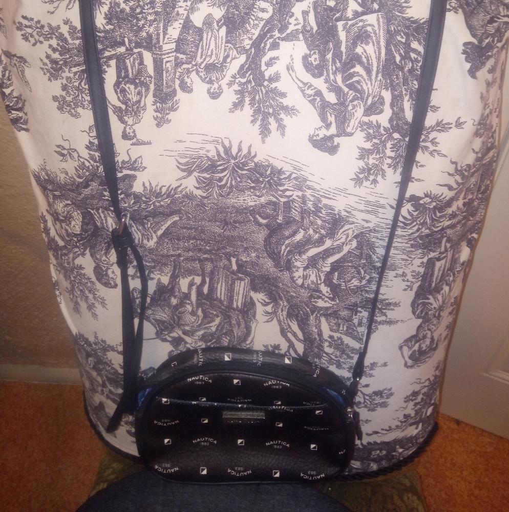 Nautica Black shoulder strap purse small